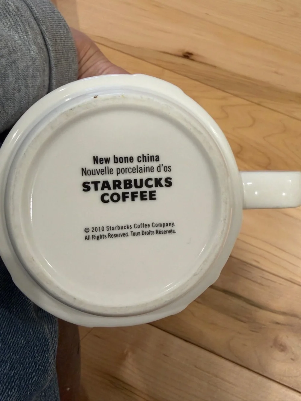 Starbucks New York City White and Black Skyline Mug - Picture 3 of 4